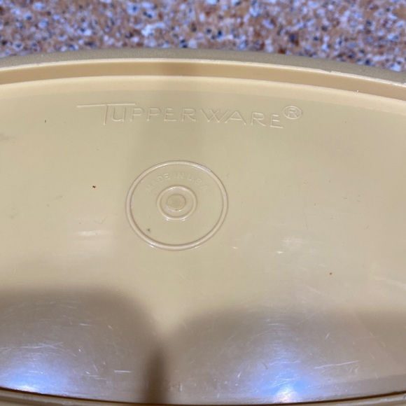 Vintage Tupperware Harvest gold steamers. - Picture 4 of 10